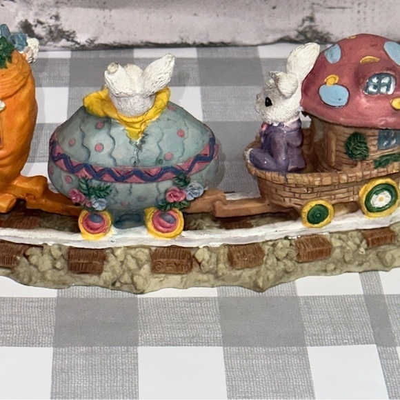 Vintage Easter Rabbit Figurine Train Carrot Egg Mushroom Train 8.5" X 3" - Picture 6 of 12